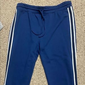 Very cute joggers vineyard vines